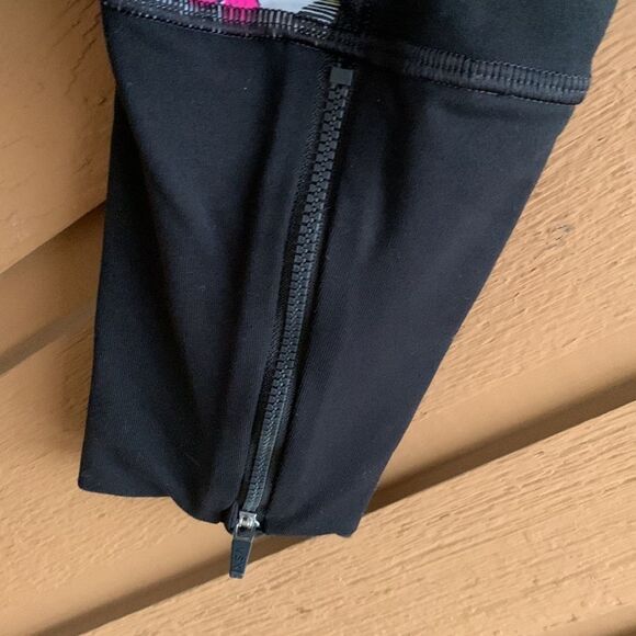 Victoria’s Secret Sport Knockout Floral Leggings - Picture 5 of 5